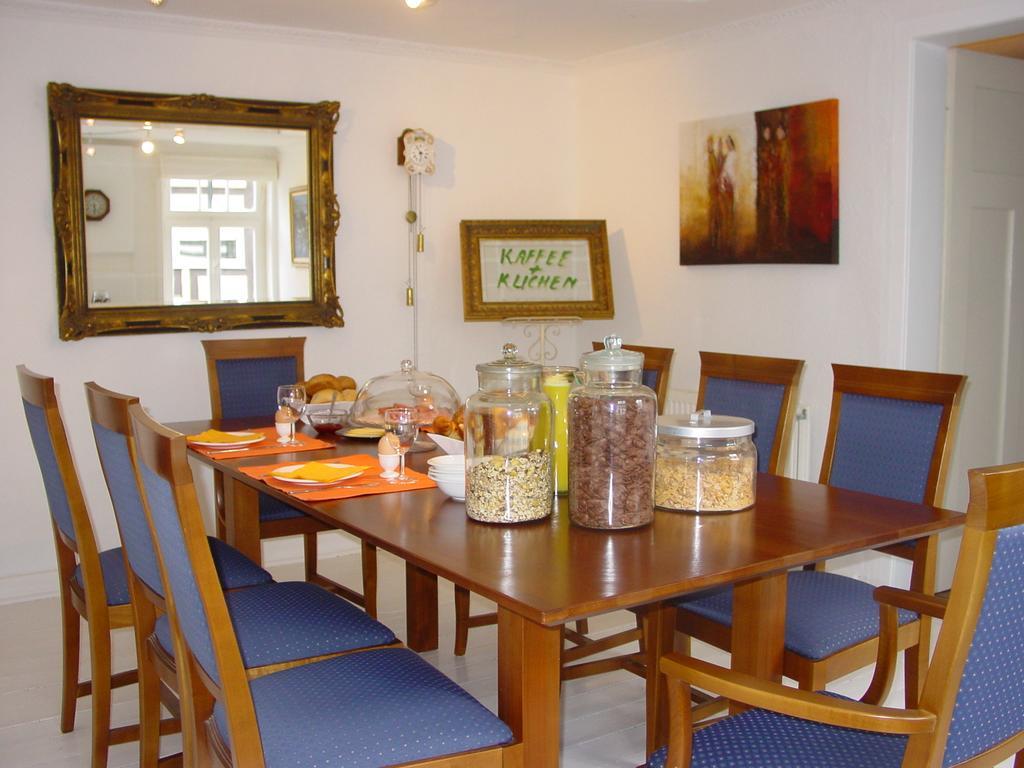 Robert'S Bed & Breakfast Helmarshausen Dış mekan fotoğraf