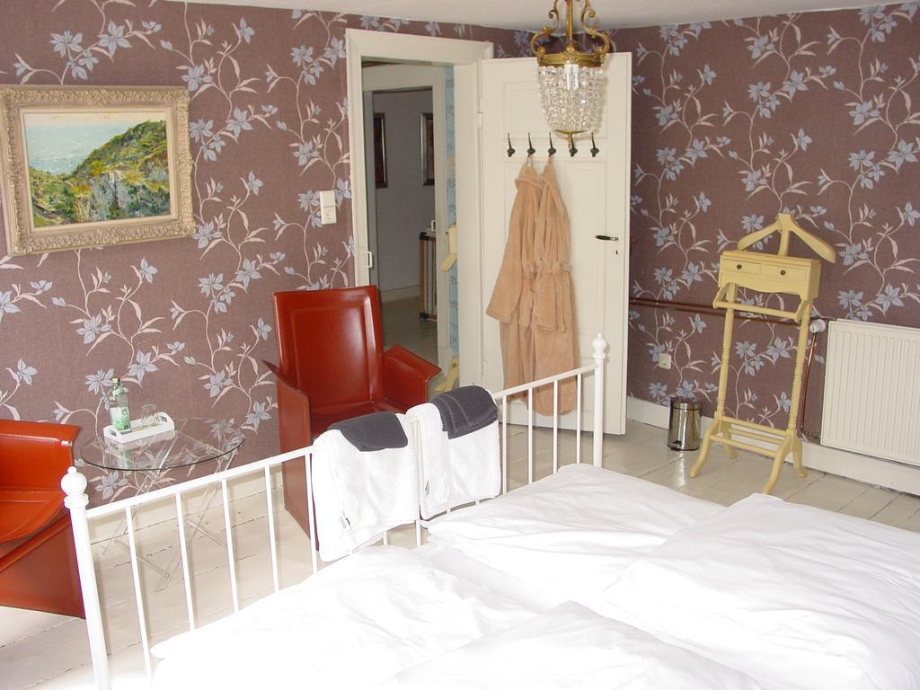 Robert'S Bed & Breakfast Helmarshausen Dış mekan fotoğraf
