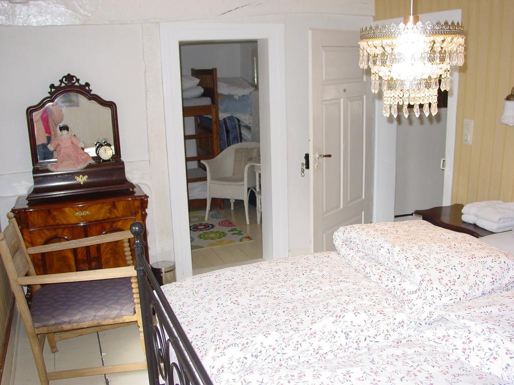 Robert'S Bed & Breakfast Helmarshausen Dış mekan fotoğraf