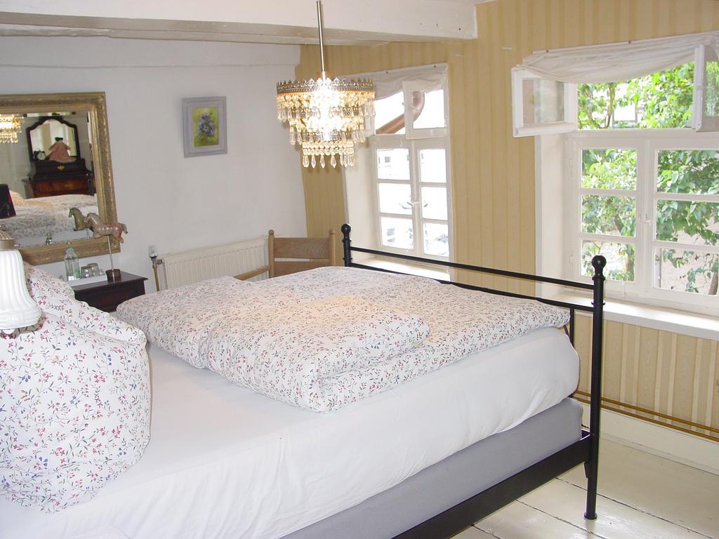 Robert'S Bed & Breakfast Helmarshausen Dış mekan fotoğraf
