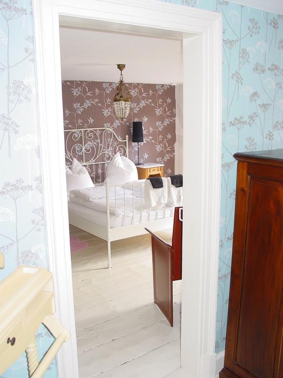 Robert'S Bed & Breakfast Helmarshausen Dış mekan fotoğraf