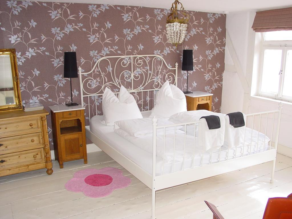 Robert'S Bed & Breakfast Helmarshausen Dış mekan fotoğraf